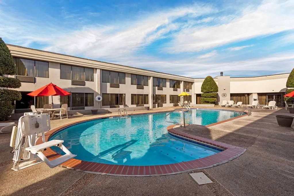 Best Western Plus Madison-Huntsville Hotel primary photo