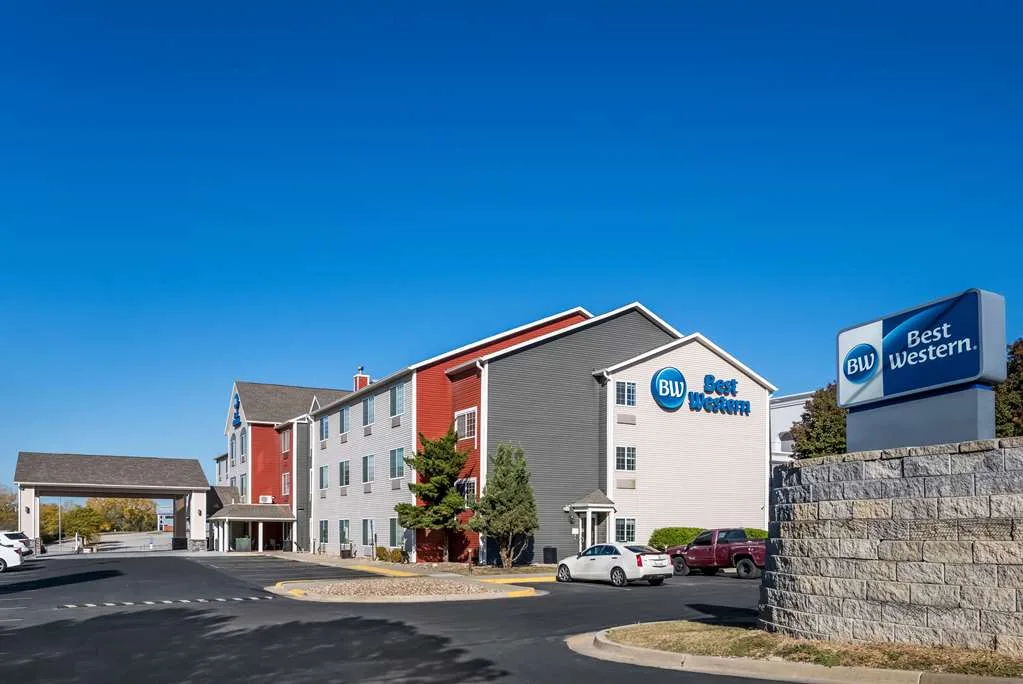 Best Western Worlds of Fun Inn & Suites primary photo