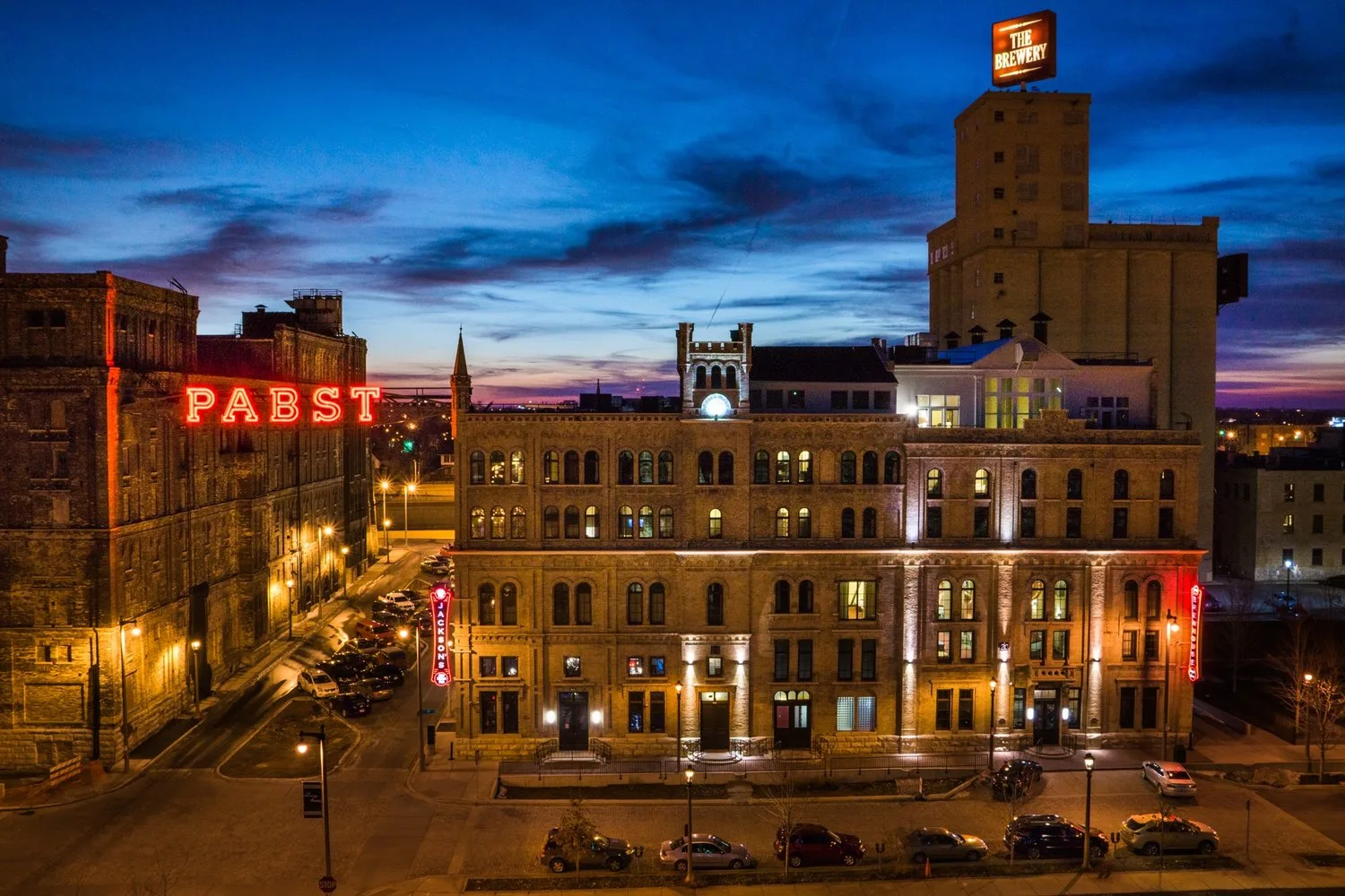 Brewhouse Inn & Suites primary photo