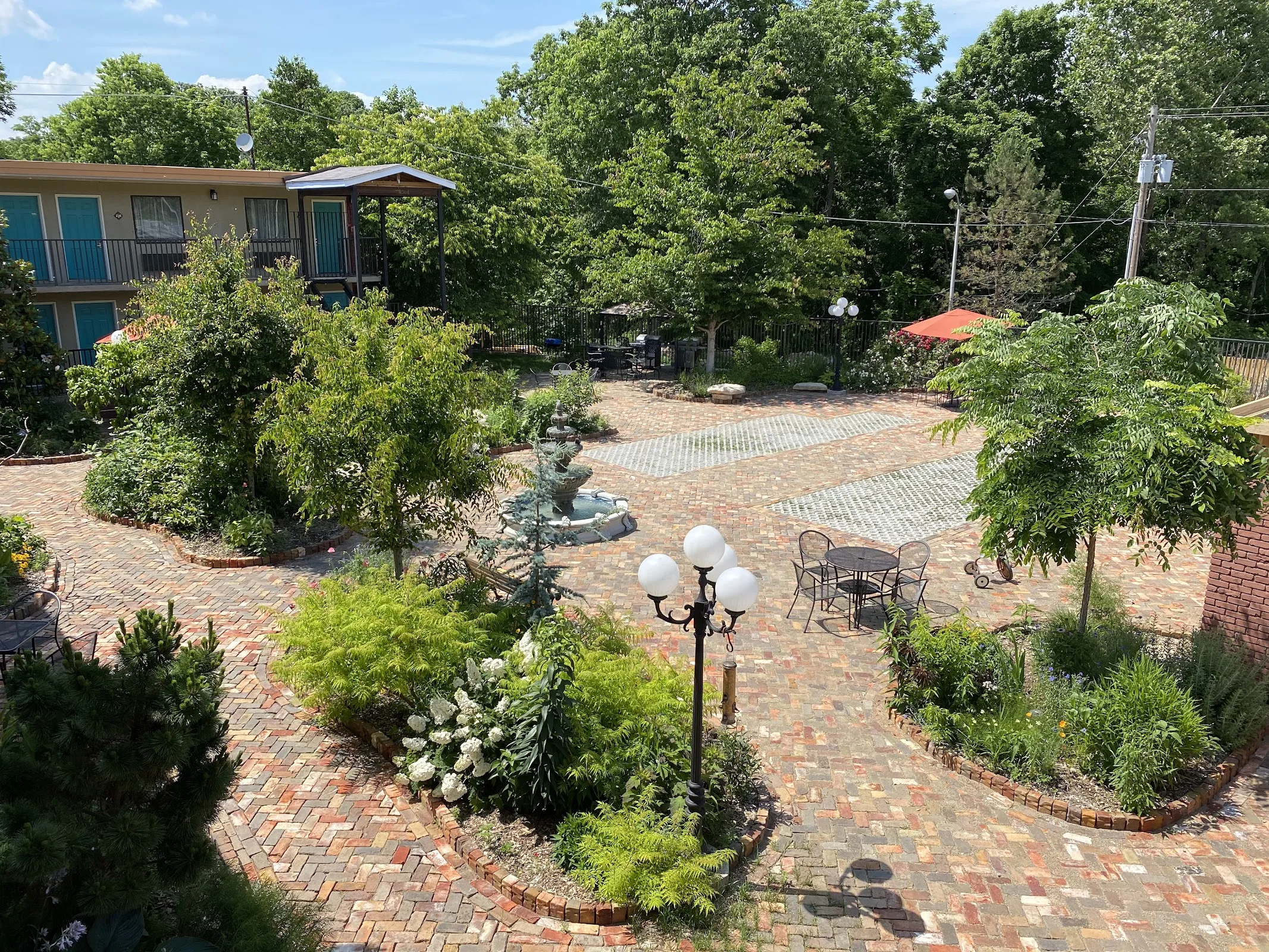 Cascades Inn primary photo