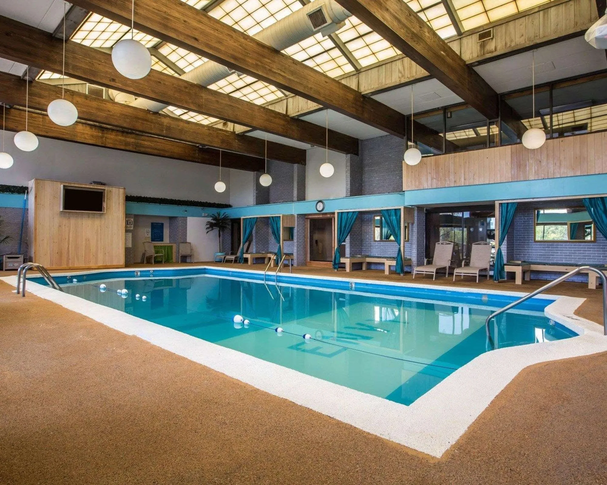 Comfort Inn Manchester Airport gallery image