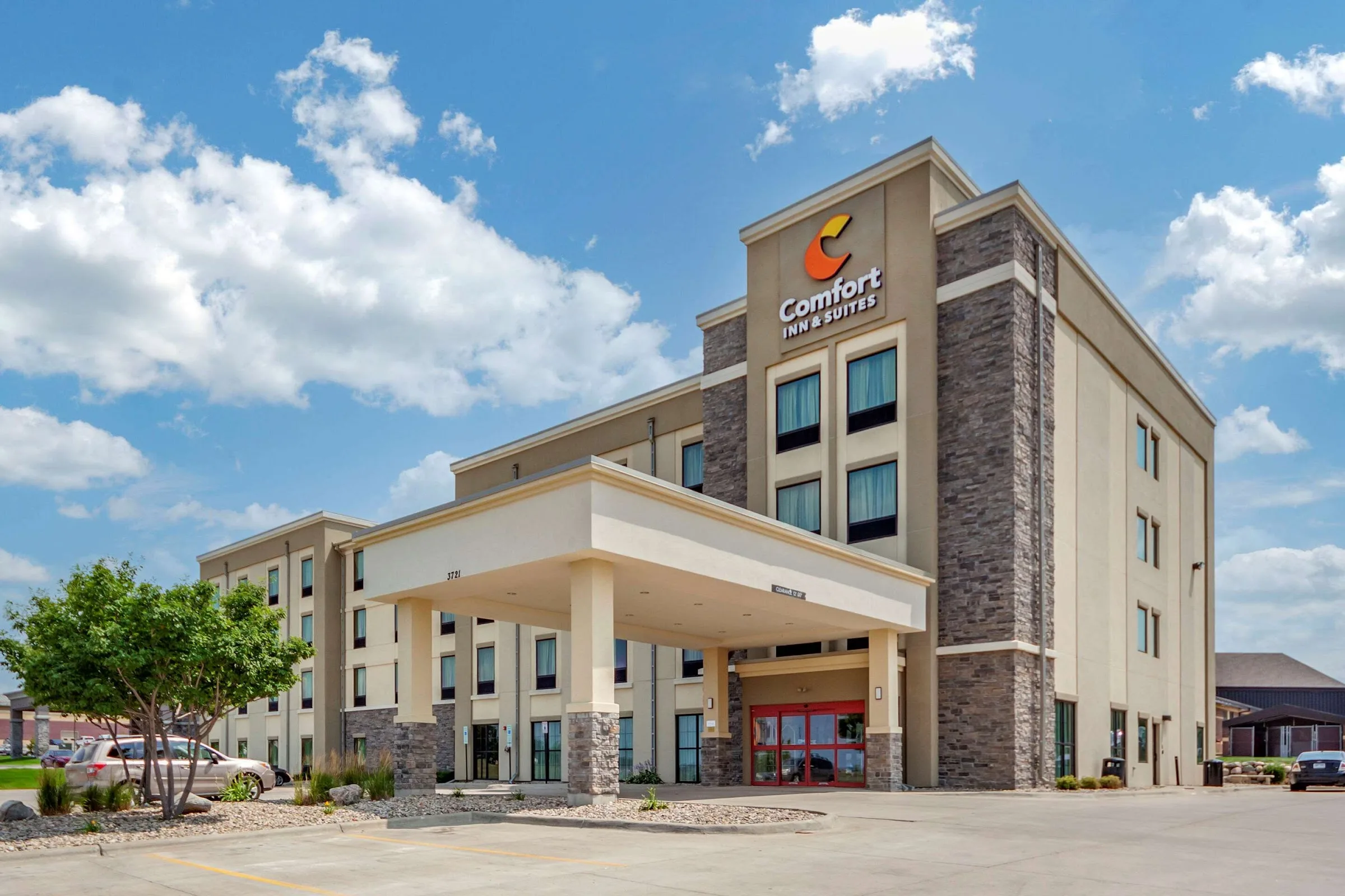 Comfort Inn & Suites Avera Southwest primary photo
