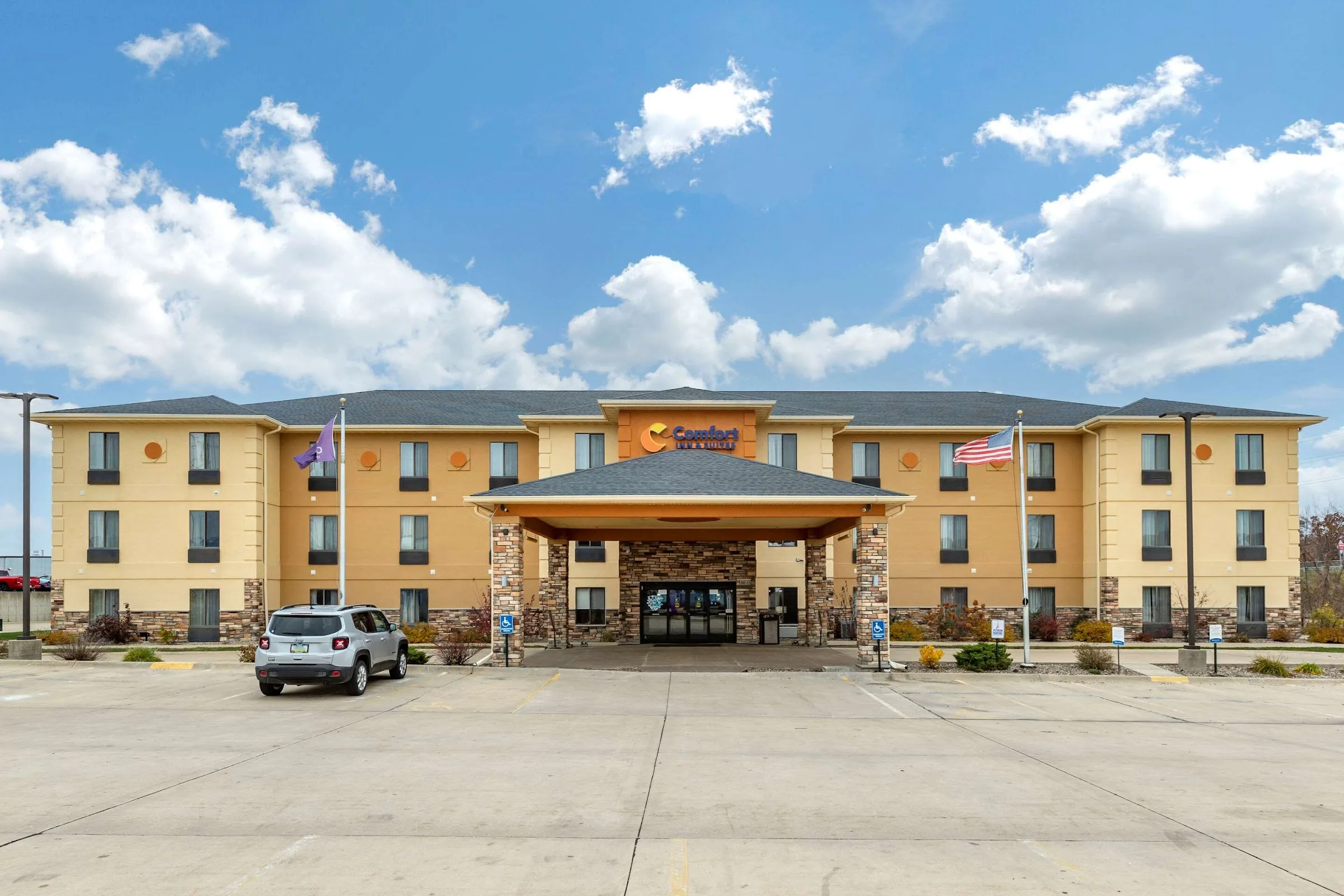 Comfort Inn & Suites Cedar Rapids North - Collins Road primary photo