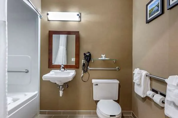 Comfort Inn & Suites Montpelier-Berlin gallery image