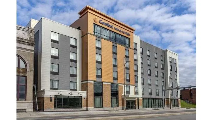 Comfort Inn & Suites Pittsburgh-Northshore primary photo