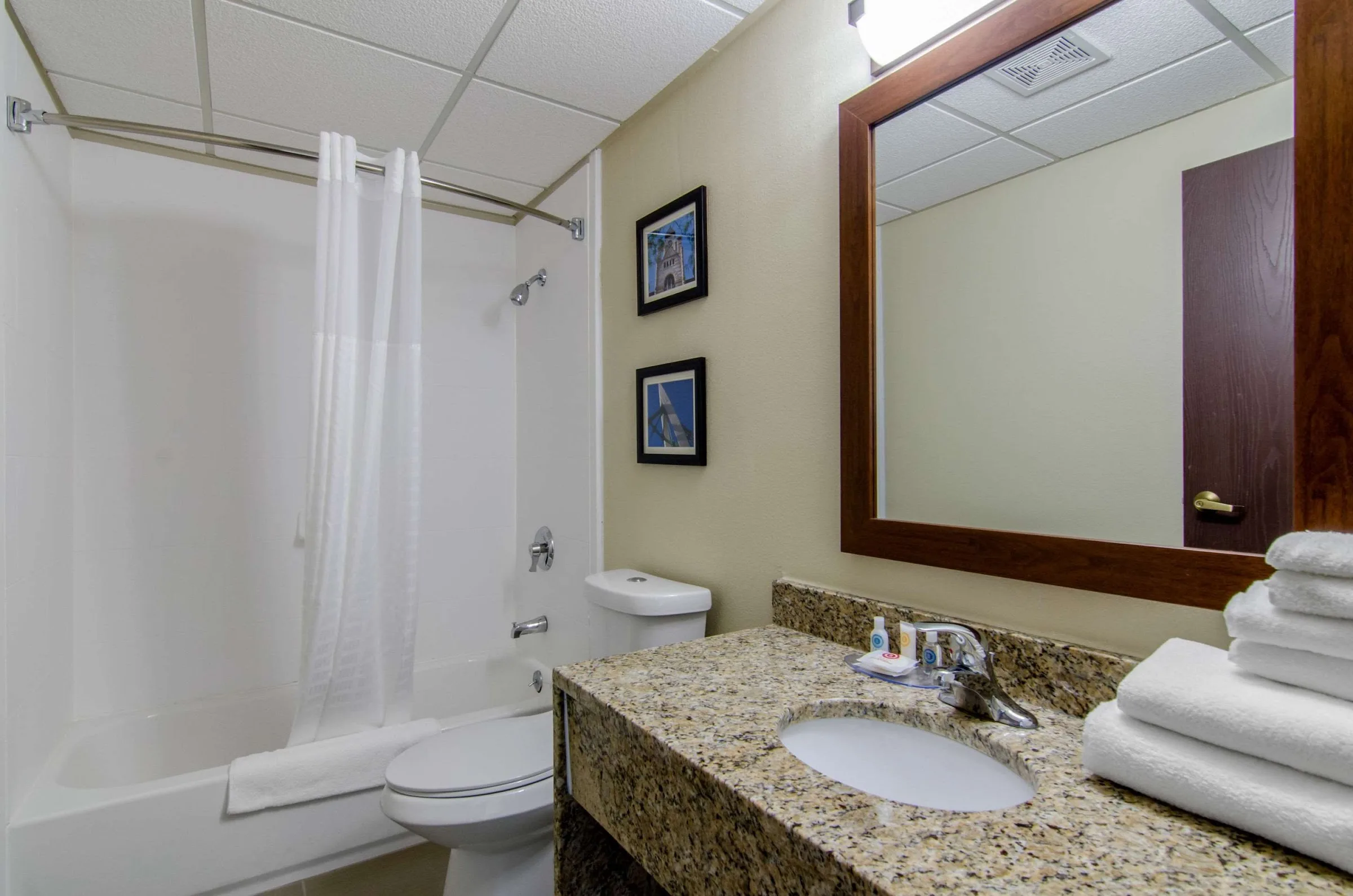 Comfort Inn & Suites Wichita Northeast gallery image