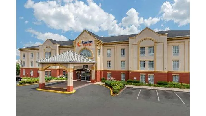 Comfort Suites Newark - Harrison primary photo