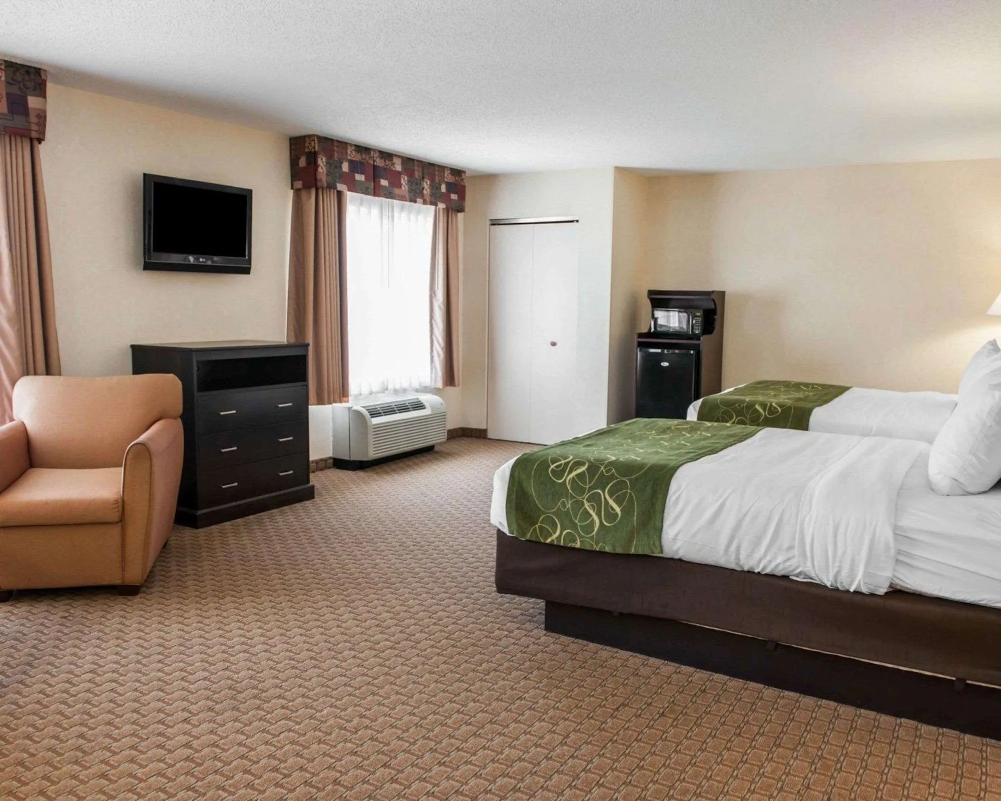 Comfort Suites Southport gallery image