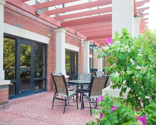 Comfort Suites West Warwick indoor pool