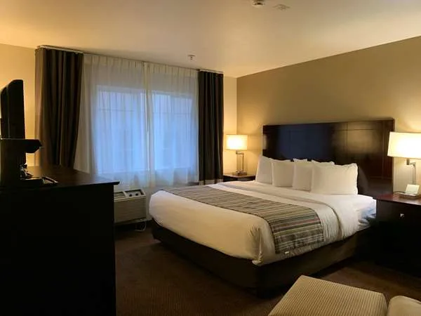 Country Inn & Suites by Radisson, Bend near Pilot Butte gallery image