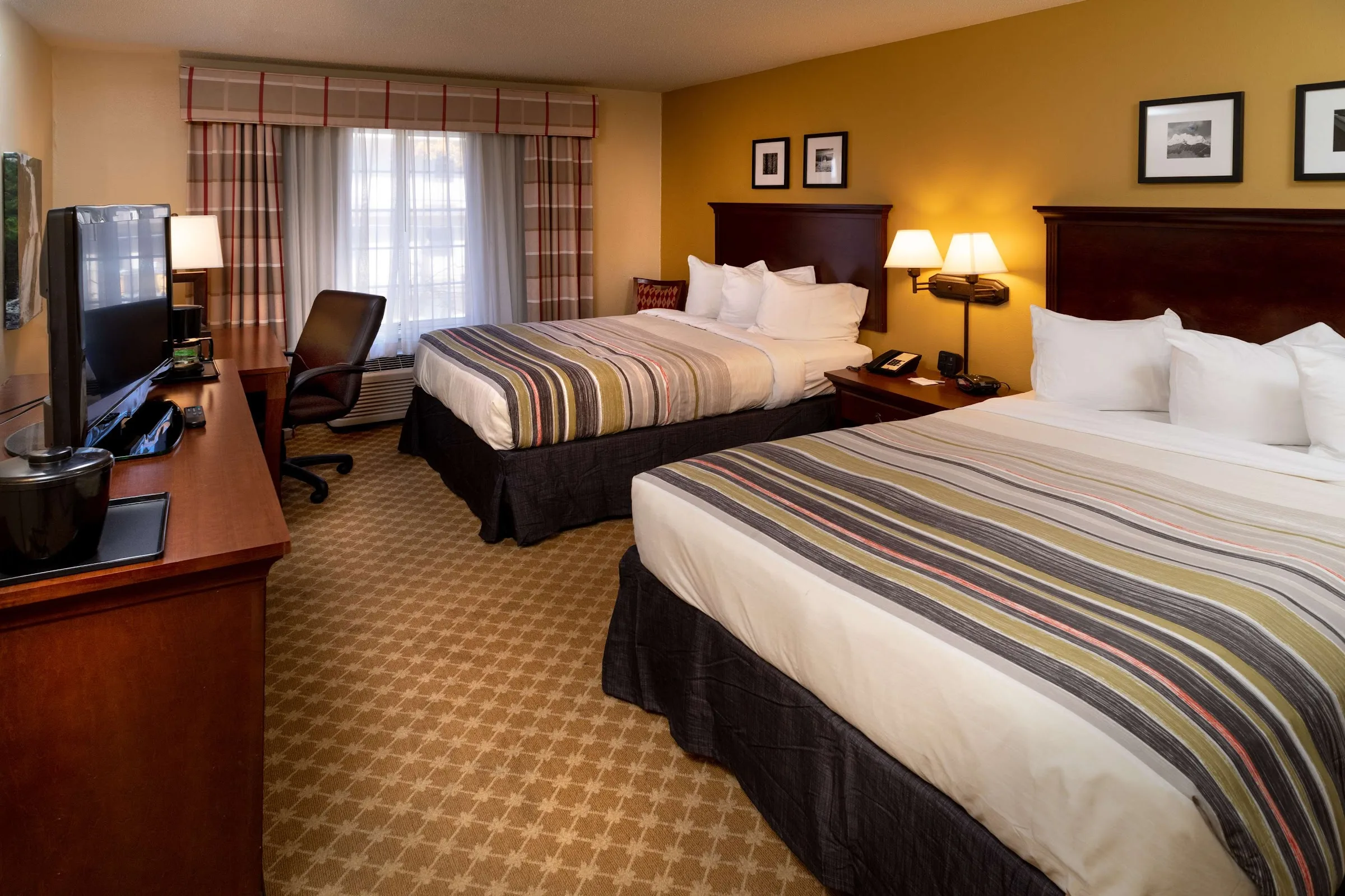 Country Inn & Suites By Radisson, Charleston South, WV gallery image