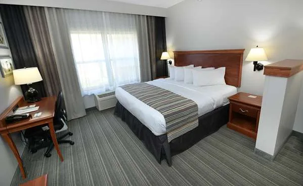 Country Inn & Suites by Radisson, Grand Forks, ND gallery image