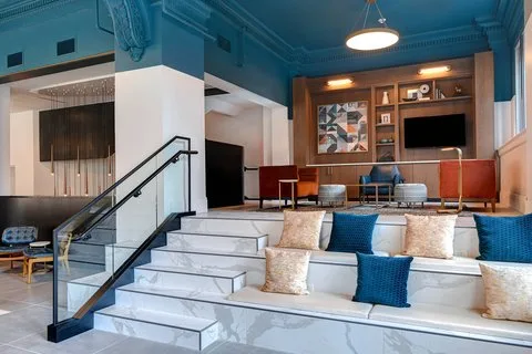 Courtyard by Marriott Cincinnati Downtown primary photo