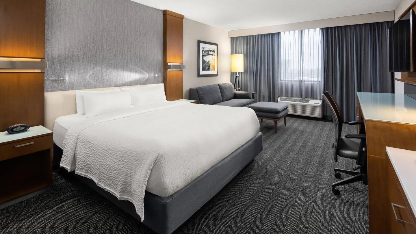 Courtyard by Marriott Minneapolis Downtown primary photo