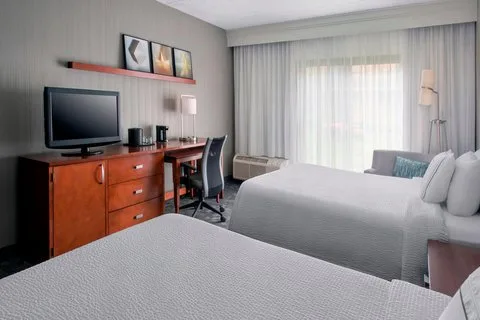 Courtyard by Marriott Newark Liberty International Airport gallery image