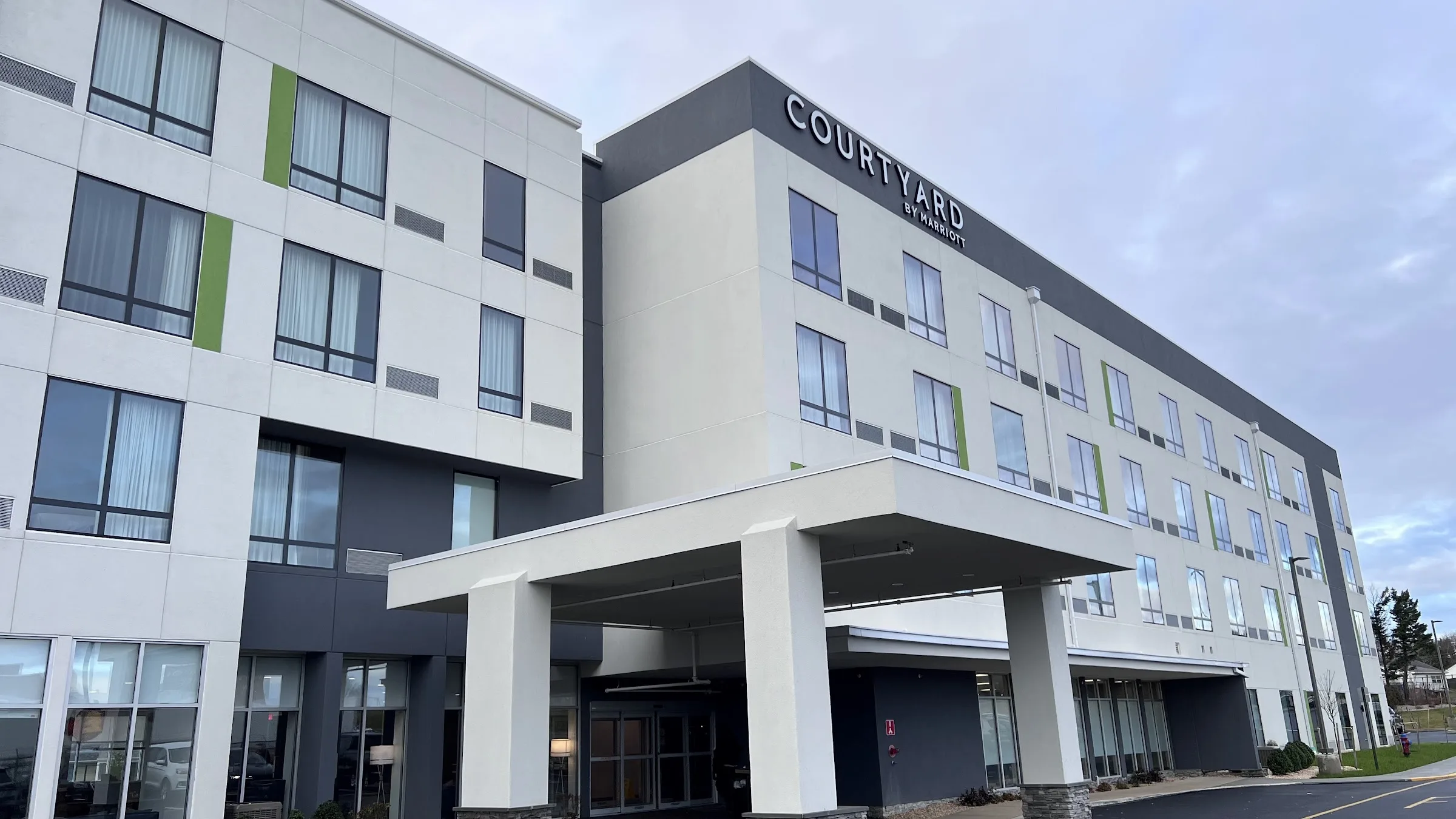 Courtyard New Castle primary photo