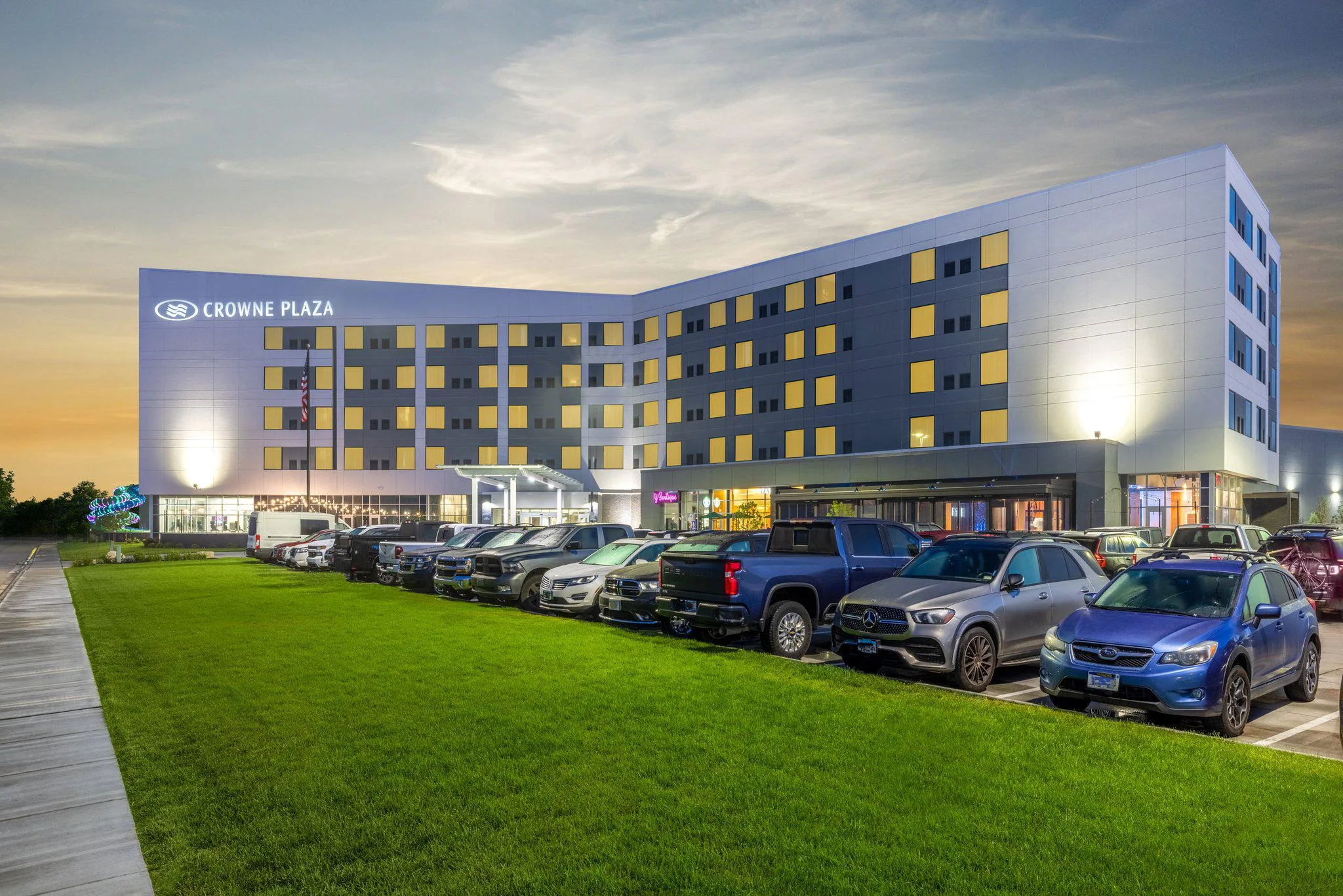 Crowne Plaza Kearney by IHG primary photo