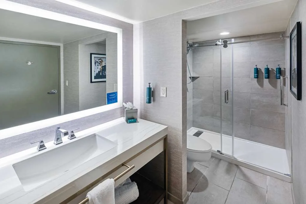 DoubleTree by Hilton Hotel Tulsa Downtown gallery image