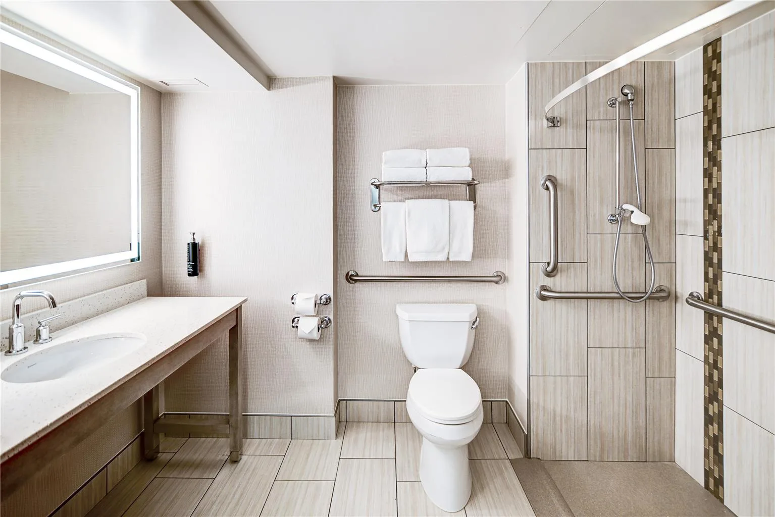 DoubleTree by Hilton Madison Downtown gallery image