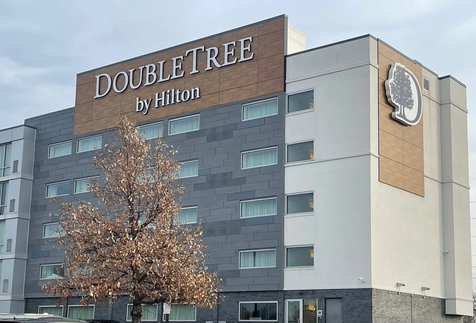 DoubleTree by Hilton Omaha Southwest primary photo