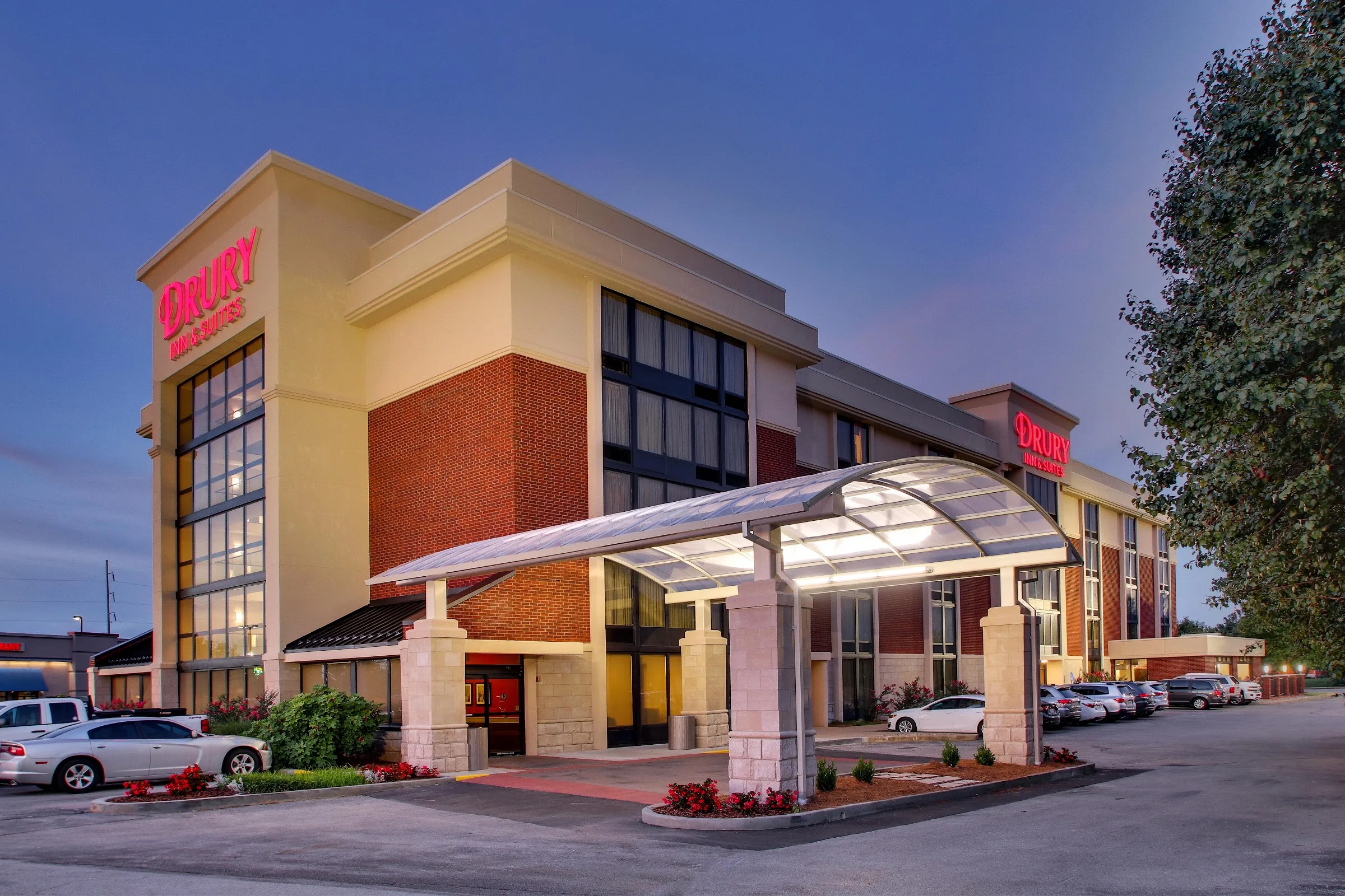 Drury Inn & Suites Bowling Green, KY primary photo