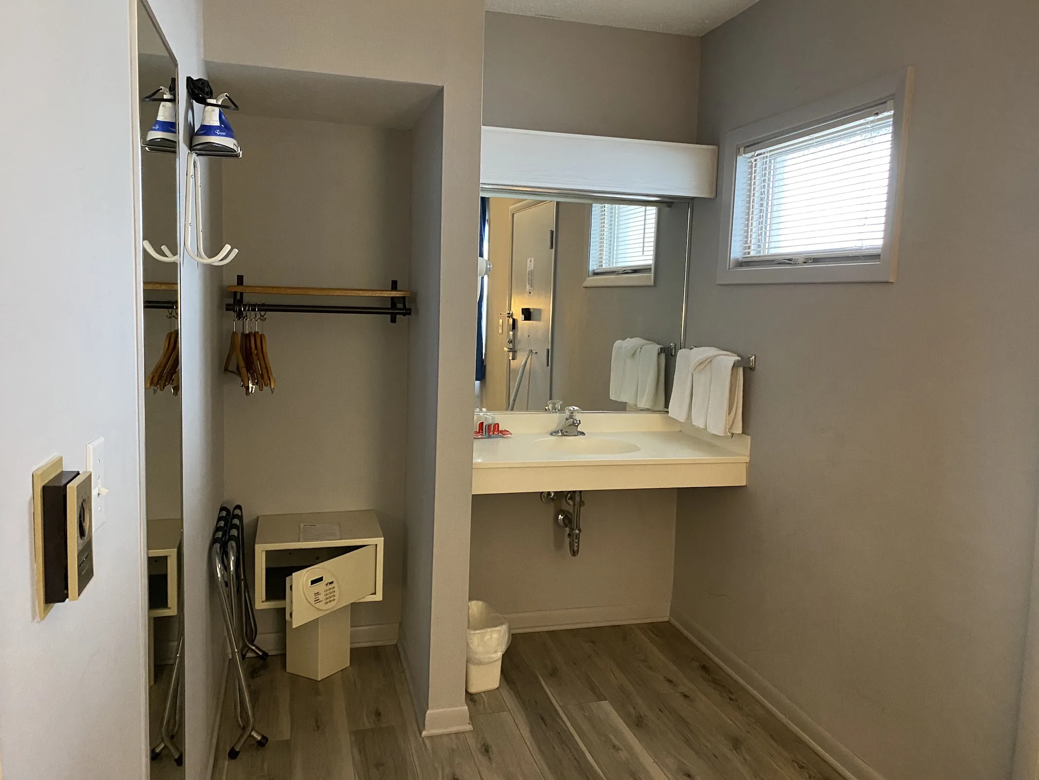 Econo Lodge Buffalo South gallery image