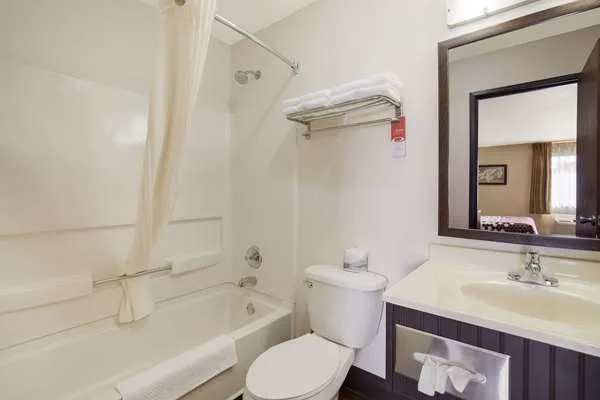 Econo Lodge Grand Forks near University gallery image