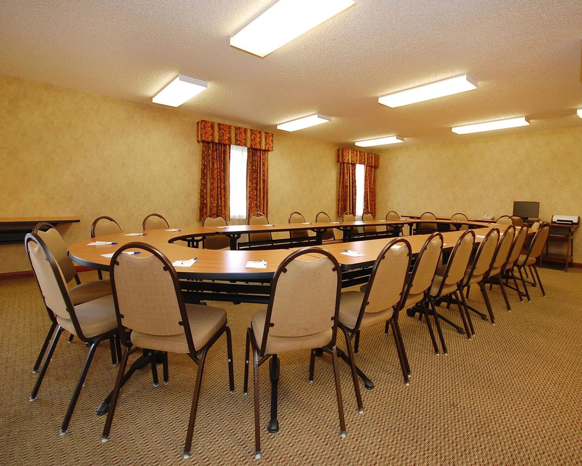 Econo Lodge Inn & Suites Kearney South gallery image