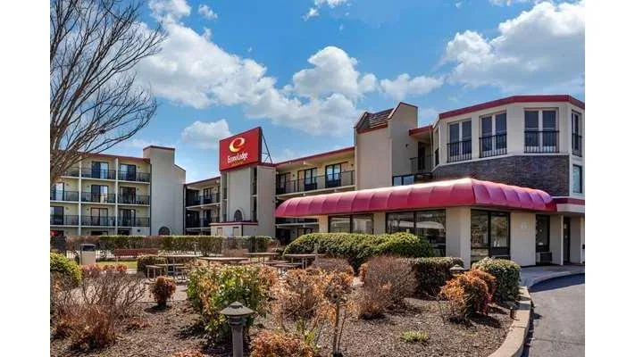 Econo Lodge Inn & Suites Rehoboth Beach primary photo