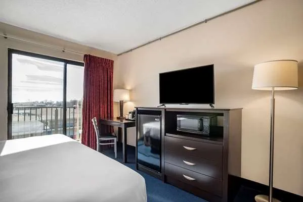 Econo Lodge Inn & Suites Rehoboth Beach gallery image