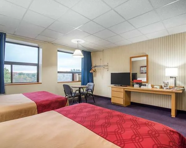 Econo Lodge Manchester gallery image