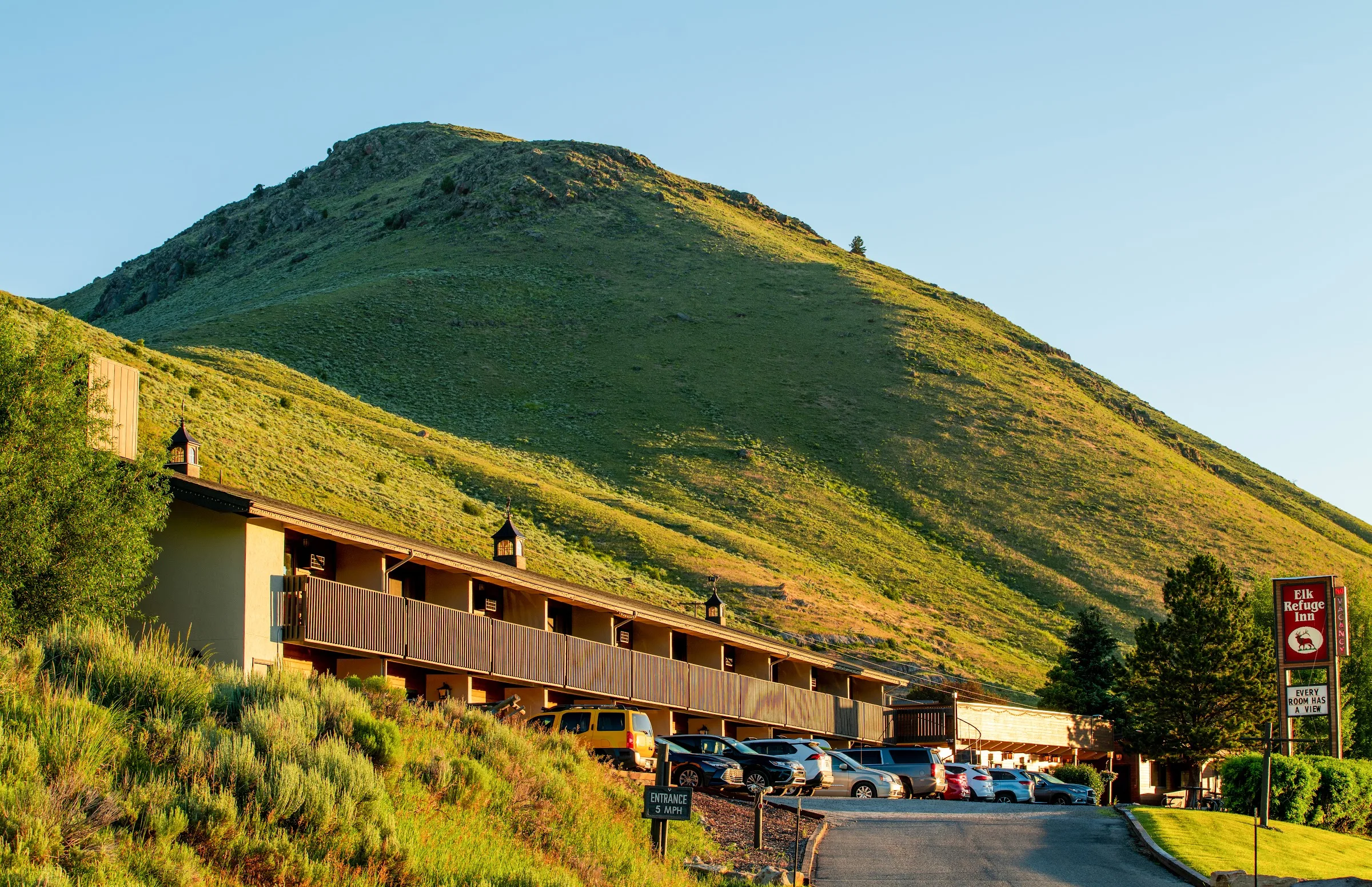 Elk Refuge Inn primary photo