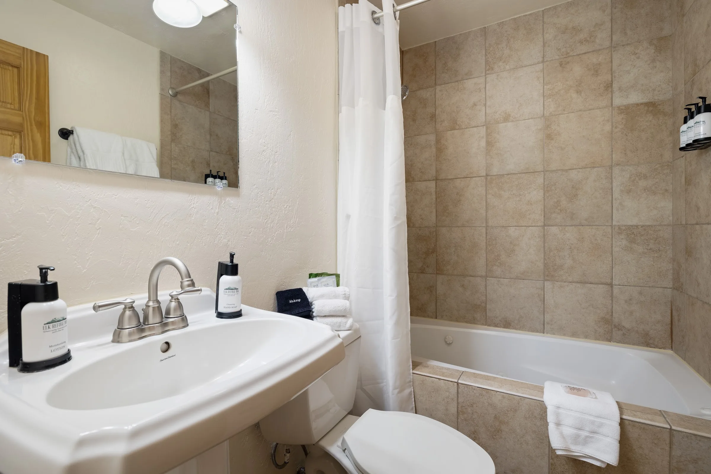 Elk Refuge Inn gallery image