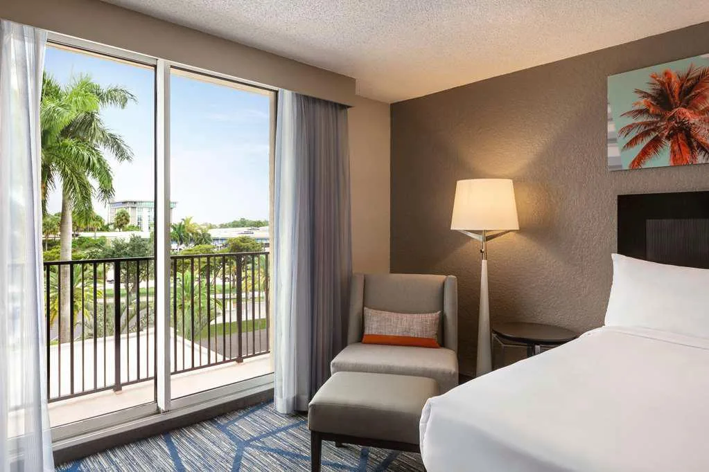 Embassy Suites by Hilton Miami International Airport gallery image