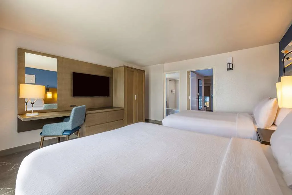 Embassy Suites by Hilton Tulsa I-44 gallery image