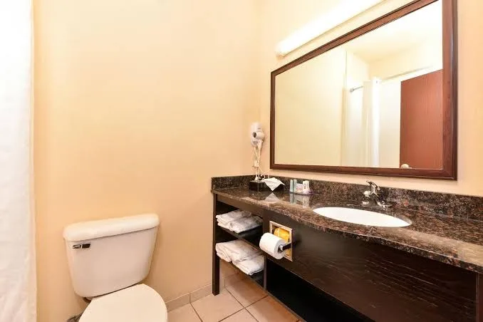 Express inn & suites gallery image