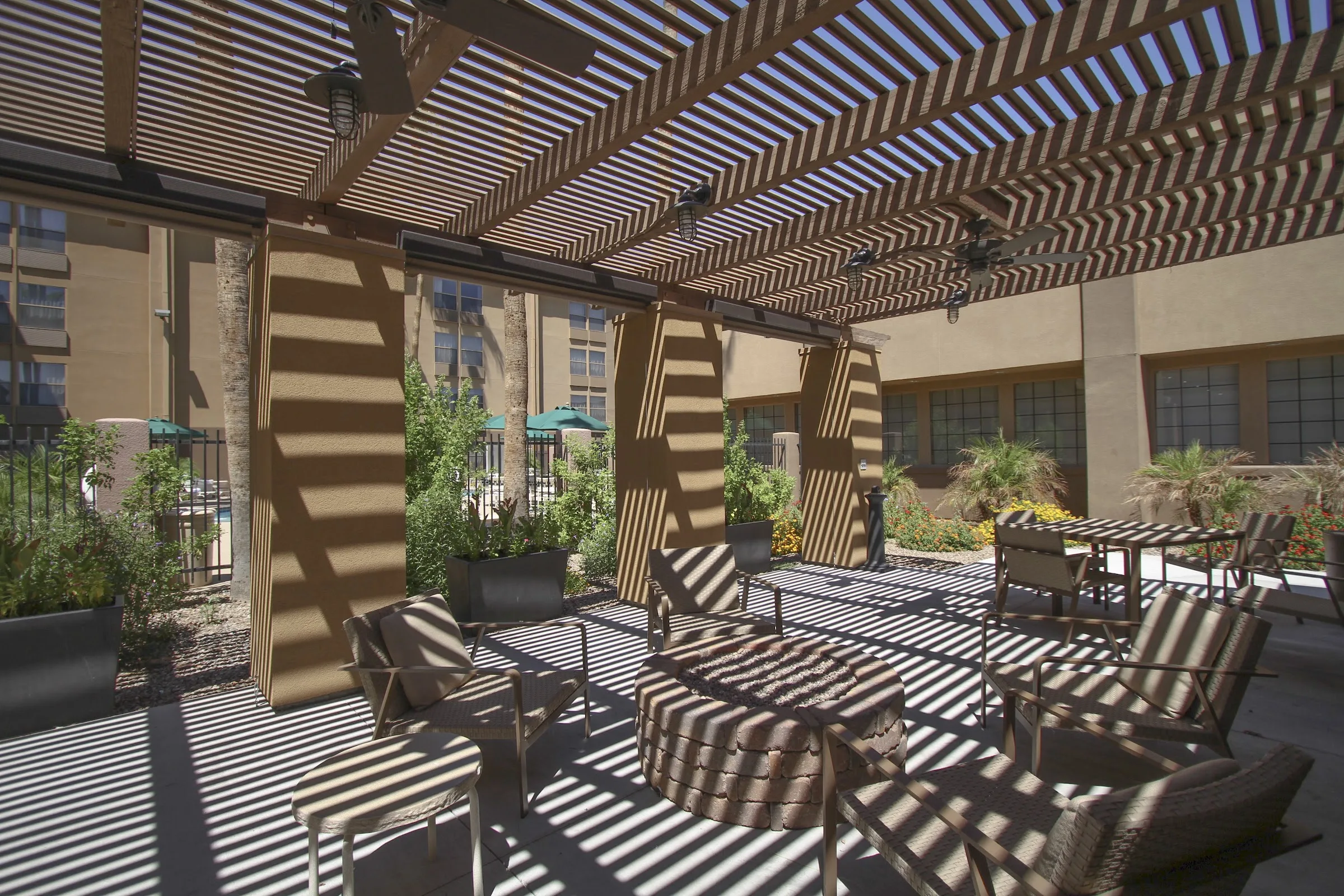 GreenTree Inn & Suites Phoenix Sky Harbor gallery image