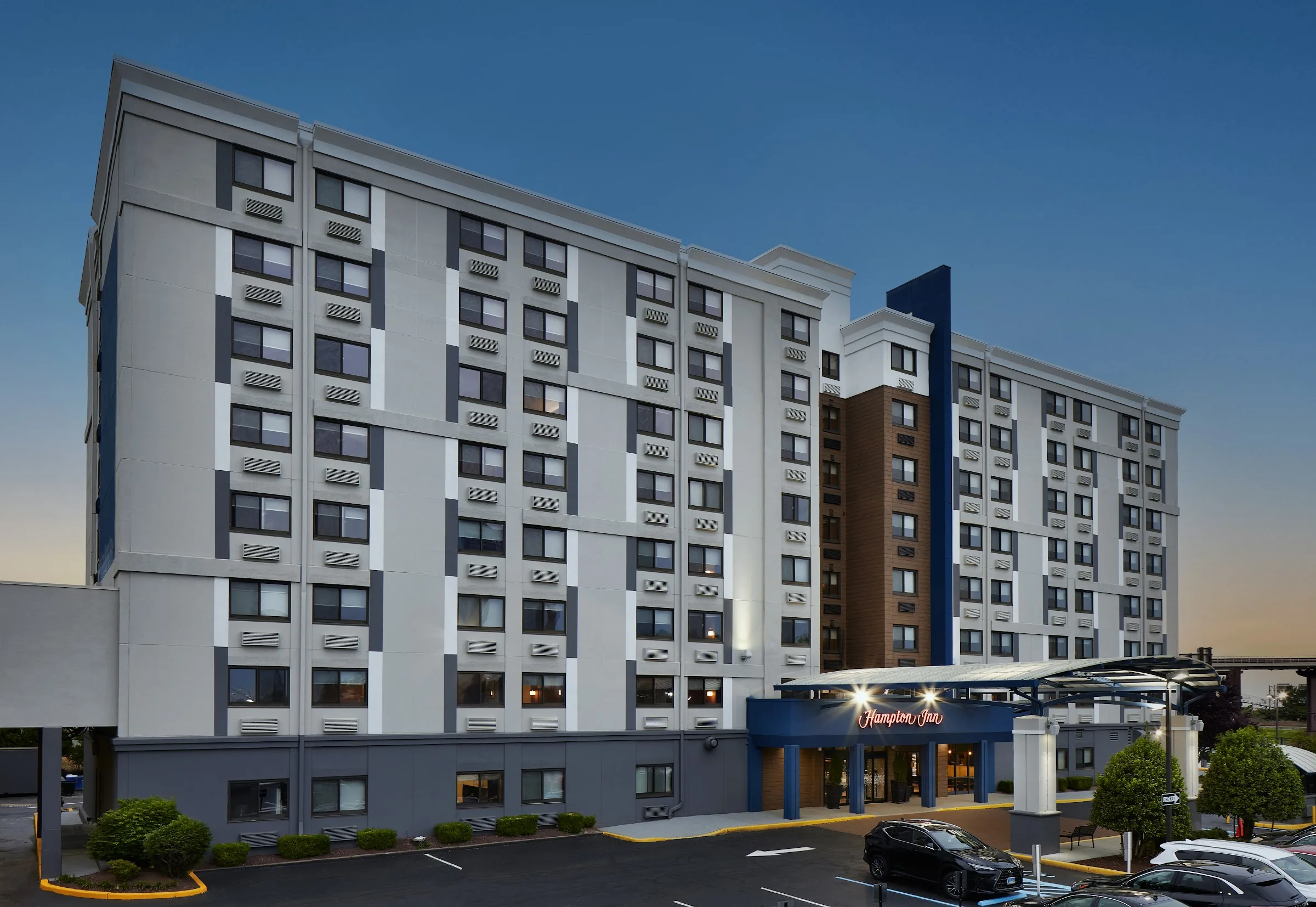 Hampton Inn Newark Airport gallery image