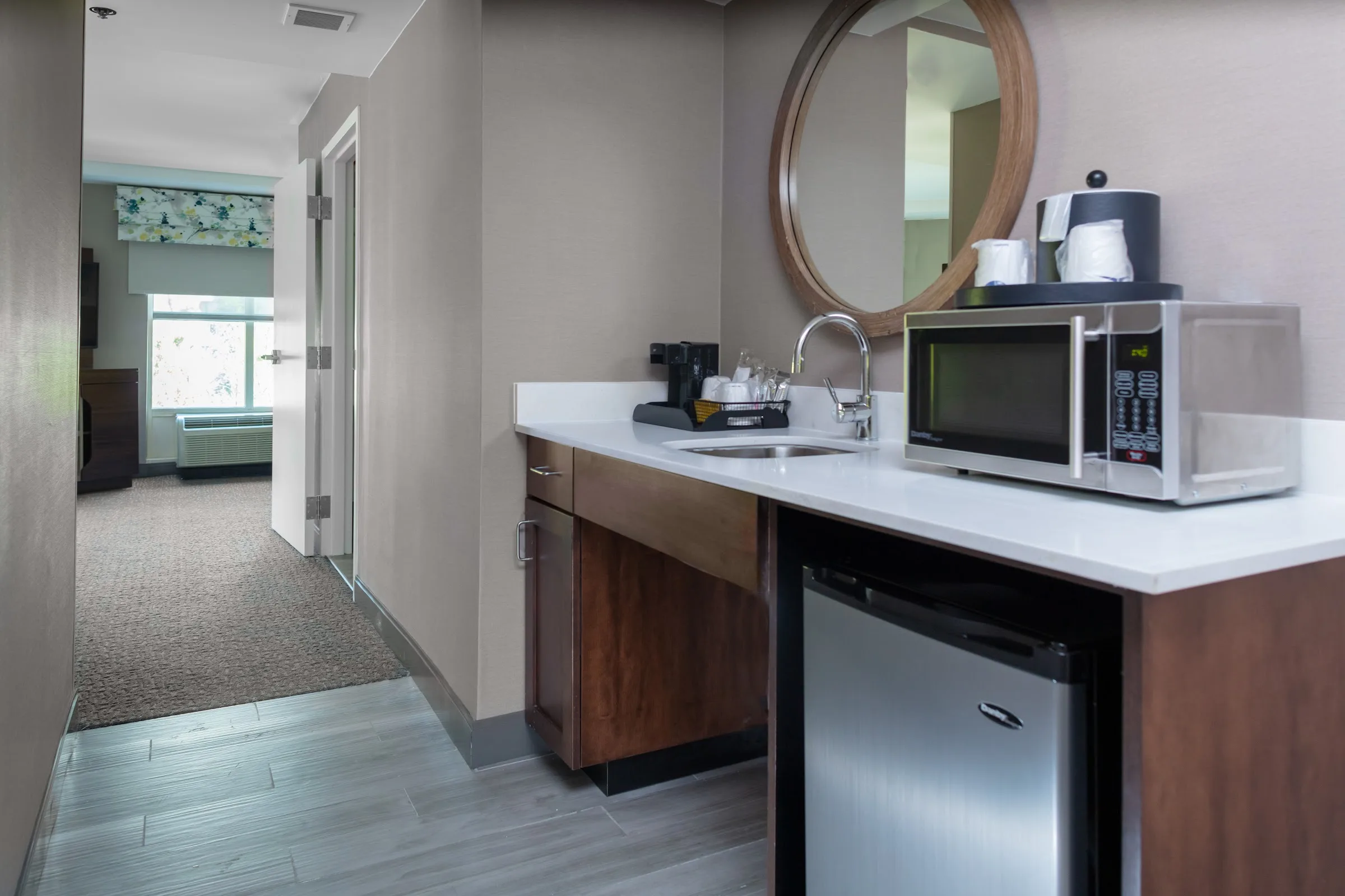 Hampton Inn & Suites Arlington Crystal City DCA gallery image