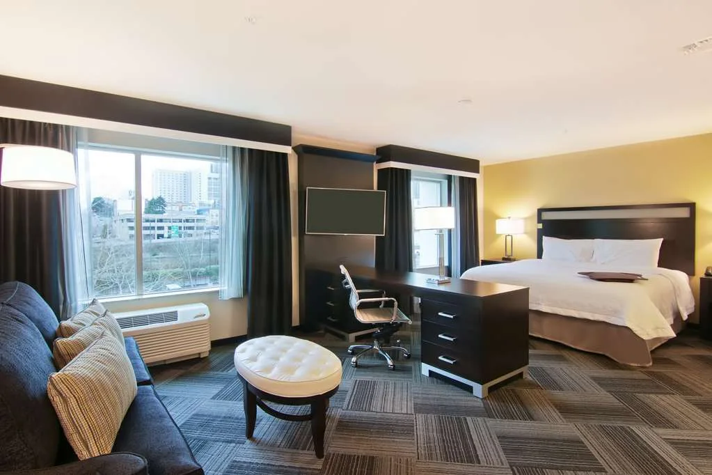 Hampton Inn & Suites Bellevue Downtown-Seattle gallery image