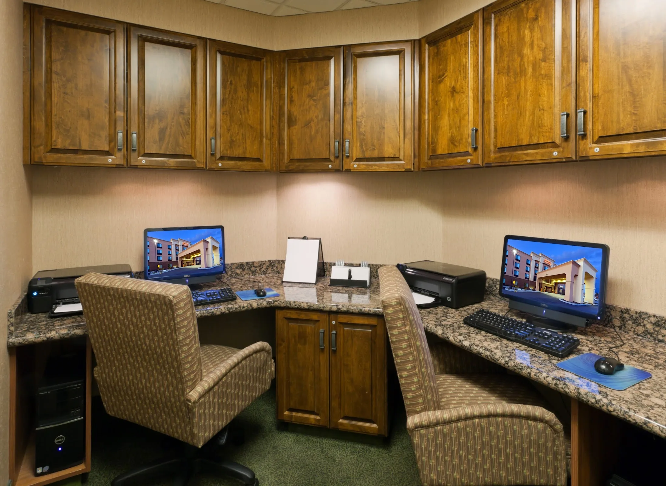 Hampton Inn & Suites Fairbanks gallery image