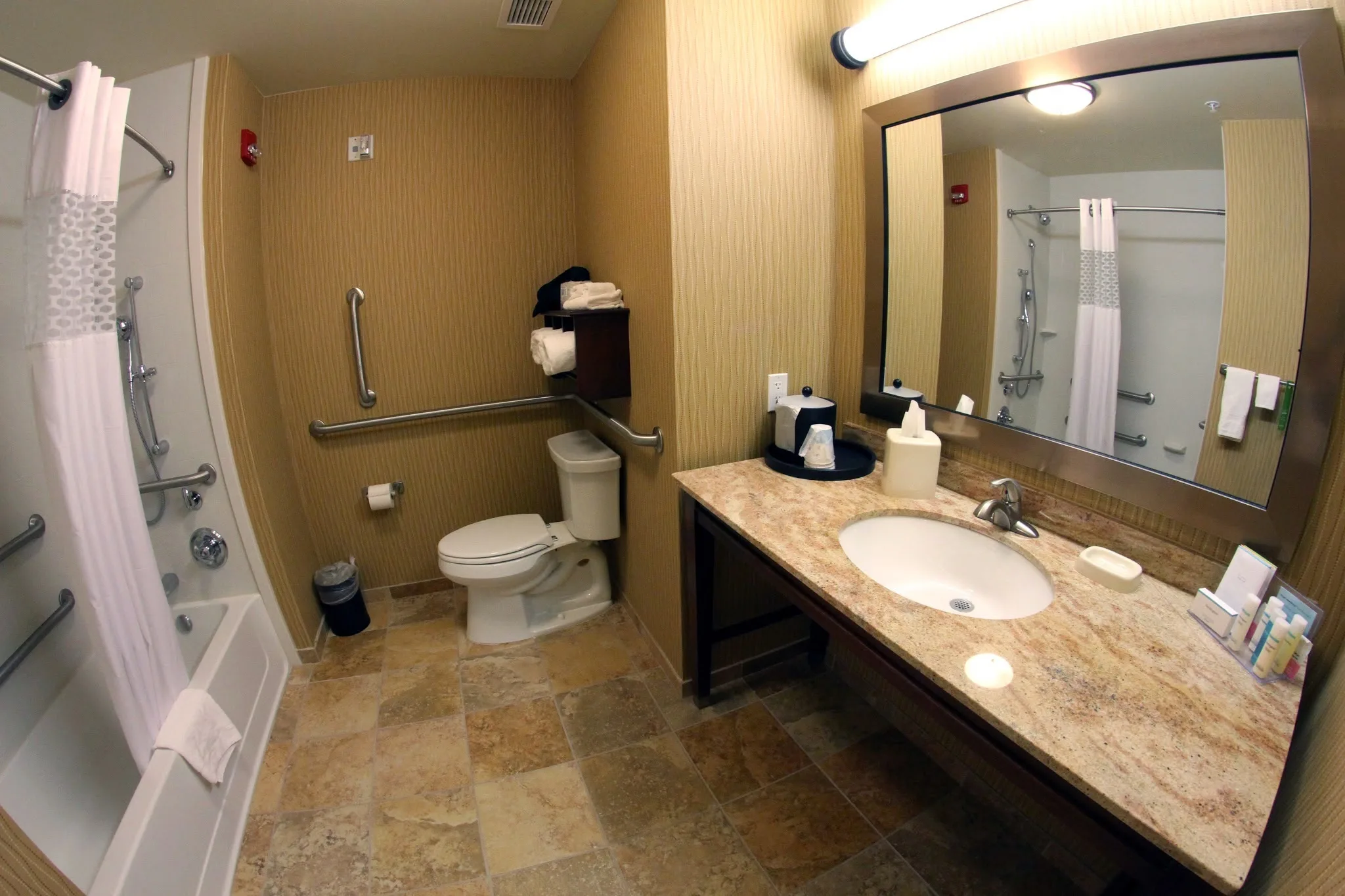 Hampton Inn & Suites Grand Forks gallery image