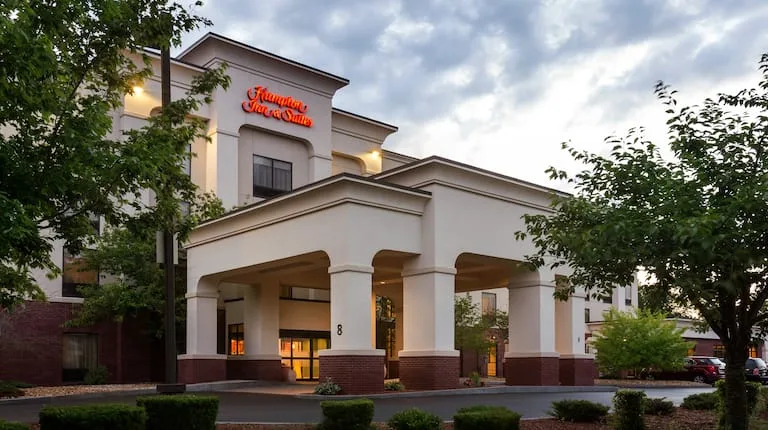 Hampton Inn & Suites Manchester-Bedford primary photo