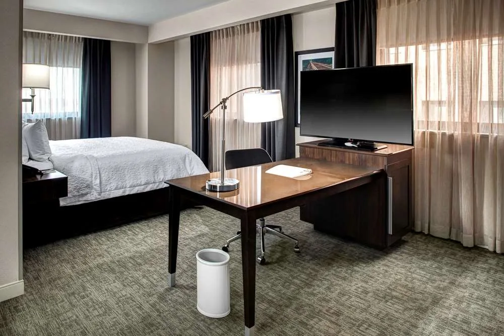 Hampton Inn & Suites Richmond - Downtown gallery image