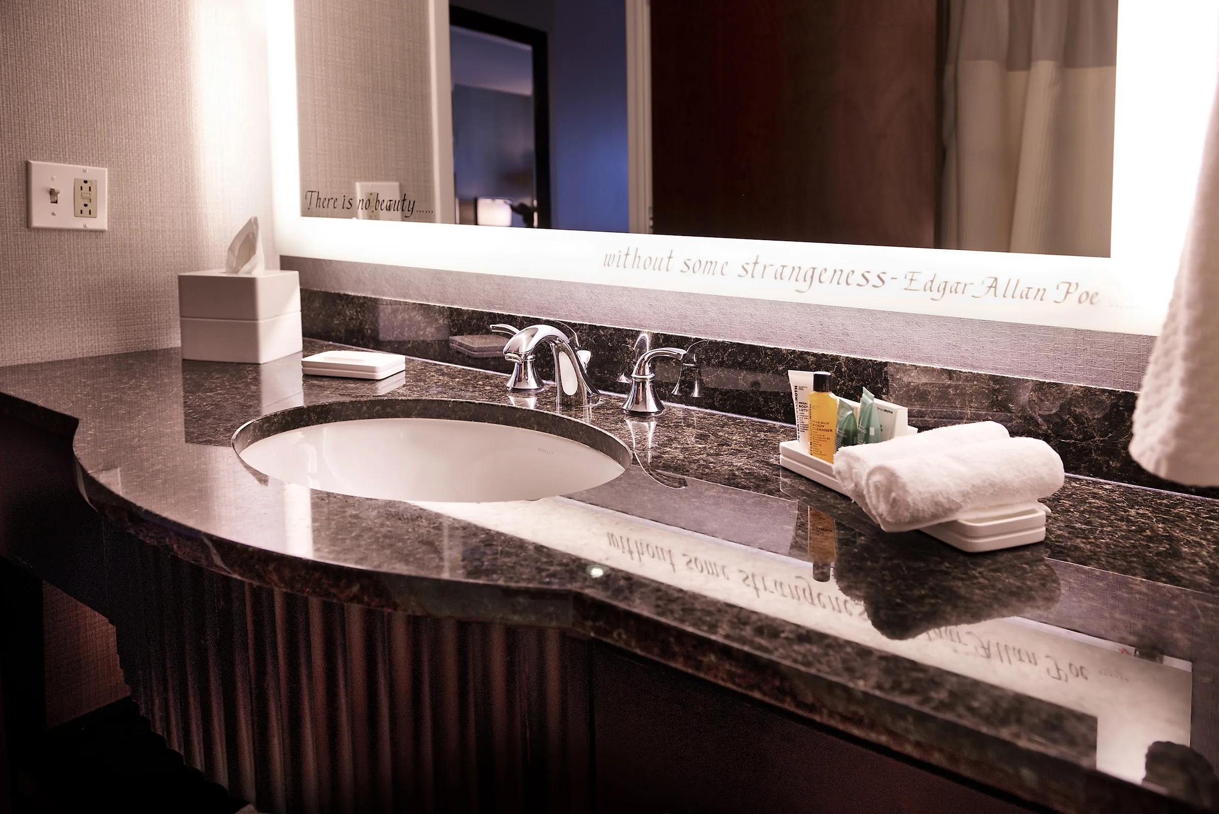 Hilton Baltimore Inner Harbor gallery image