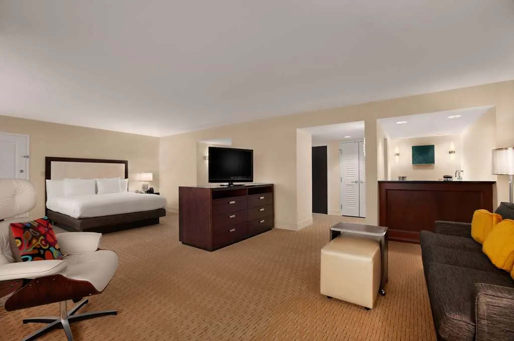 Hilton Miami Airport Blue Lagoon gallery image