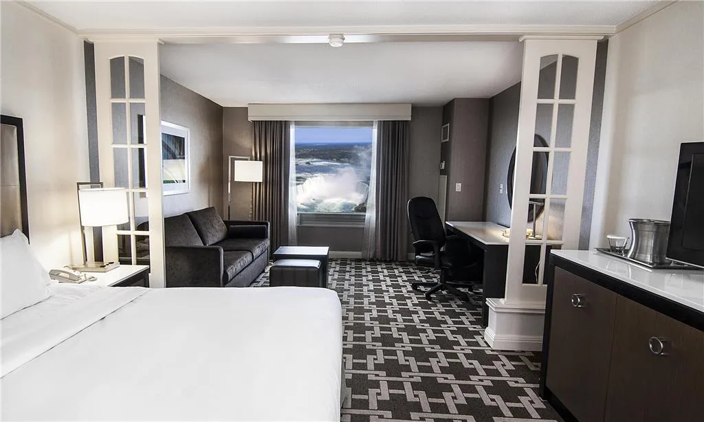 Hilton Niagara Falls/Fallsview Hotel & Suites gallery image
