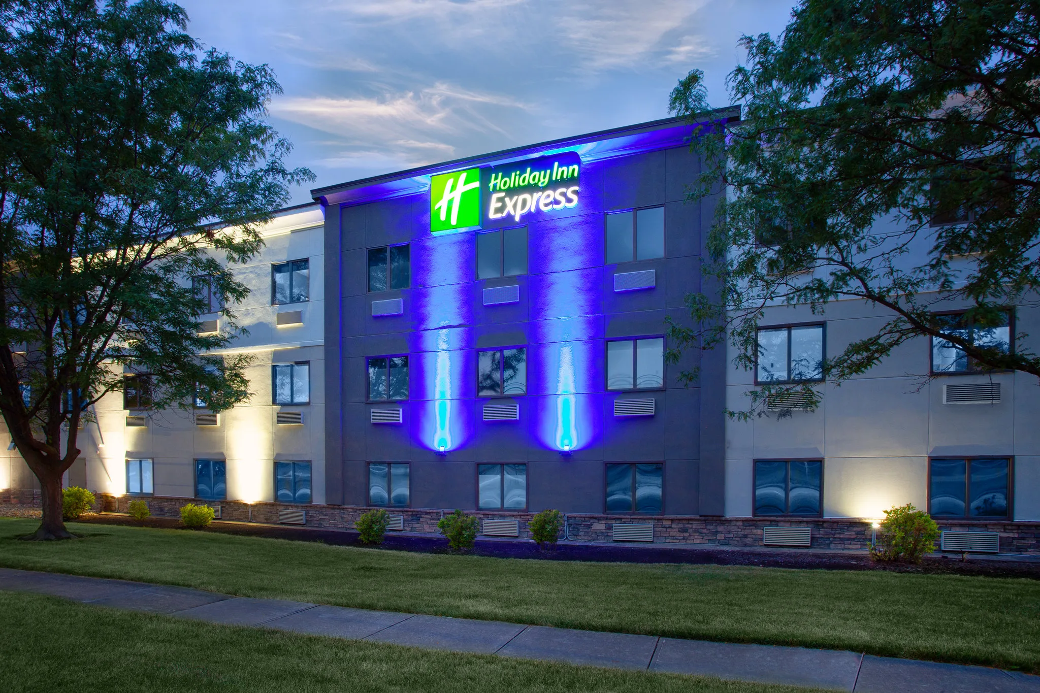 Holiday Inn Express Cleveland Airport - Brook Park by IHG primary photo