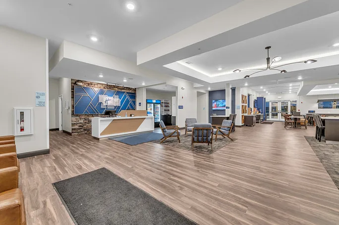 Holiday Inn Express Kansas City North – Parkville, an IHG Hotel primary photo