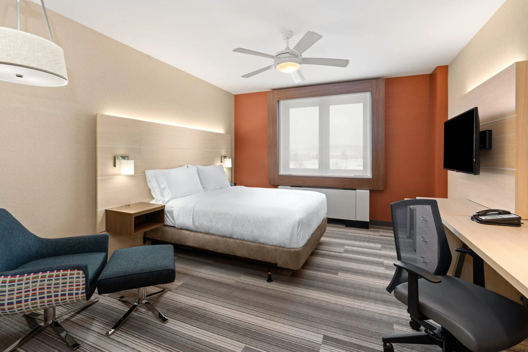 Holiday Inn Express Northern Lights Inn gallery image